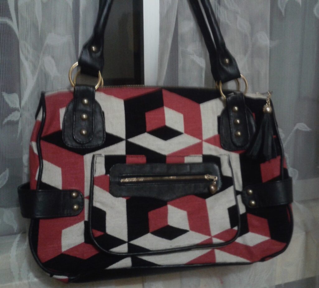 cartera rojo blanco negro