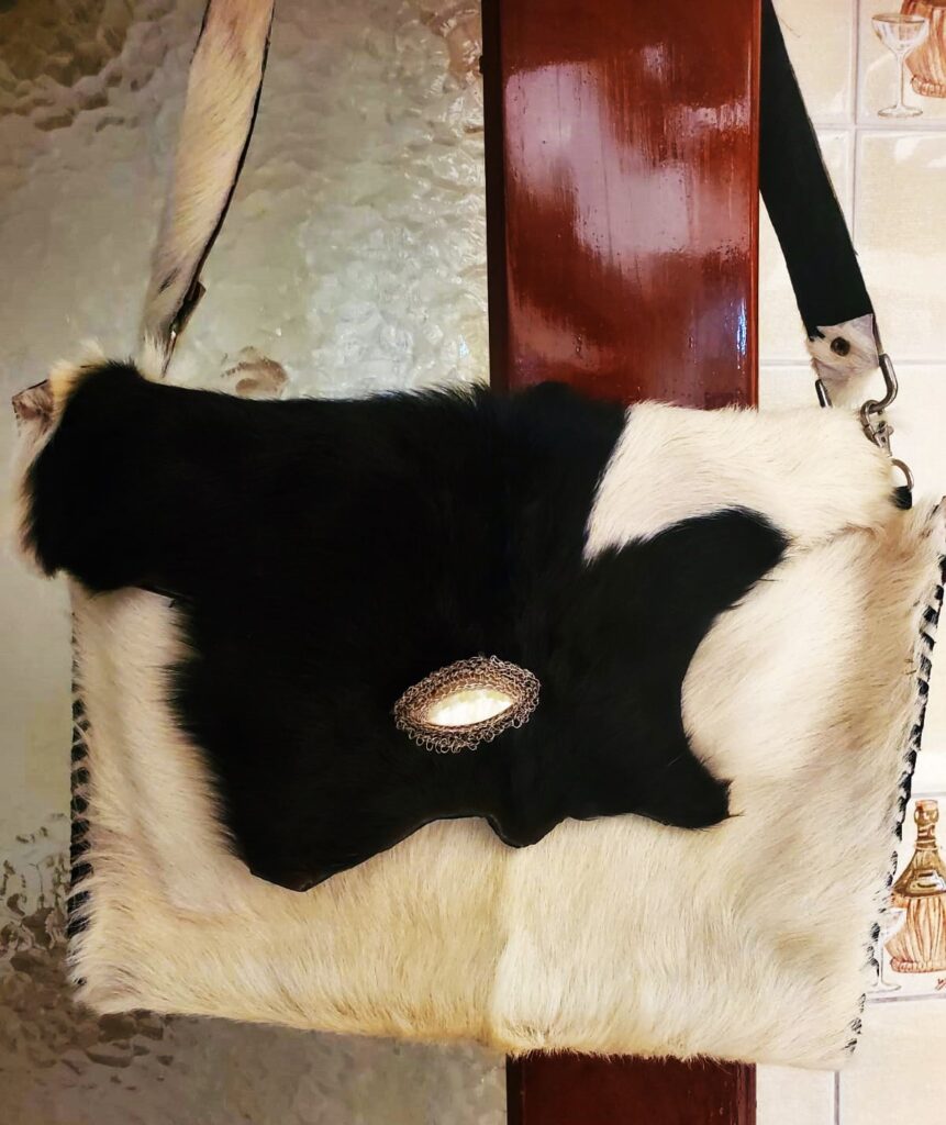 cartera blanco y negro